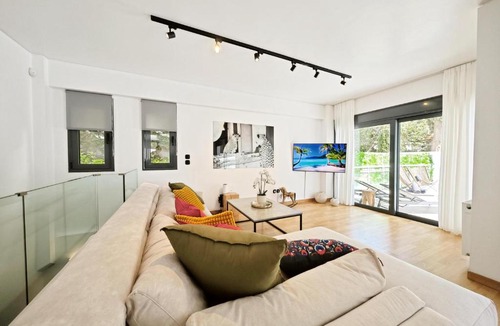 Voula Apartment | Voula Private Pool, Beach, Home cinema Apartment