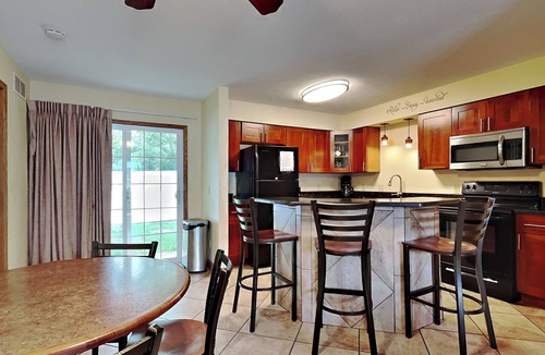 Put-in-Bay Condo | Wake, Swim, Repeat—Poolview Fun | 8 ppl | C4
