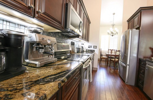 Payson House | Wake Up to Elk & Golf Views | 2 Master Suites | Home Gym & Office | Fire Pit