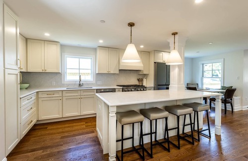 Eastport House | Walk Everywhere From Eastport Cape Cod with Gourmet Kitchen