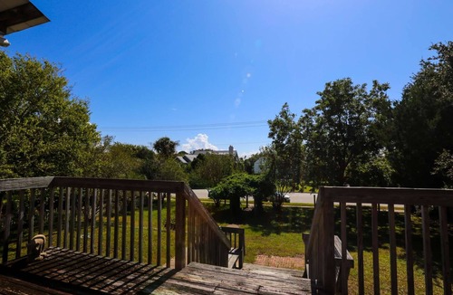 Sullivan's Island House | Walk to Beach. Timeless Sullivan's Island Family Home. Dog Friendly. 30 DAYS MINIMUM RENTAL!