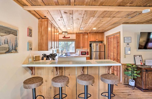 Big Bear Lake Cottage | Walk to Big Bear Lake: Cozy Cabin w/Deck