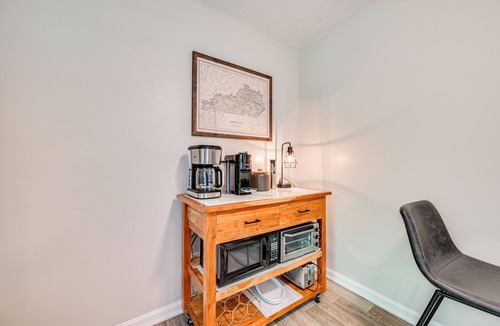 Greensburg Apartment | Walk to Dtwn Greensburg: Charming Unit w/Deck!