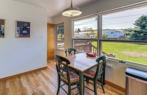 Polson House | Walk to Flathead Lake: Airy Home w/Mtn Views!