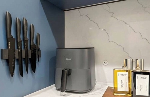 East Village House | Walk to Gaslamp & Petco Rooftop Spa & Game Room