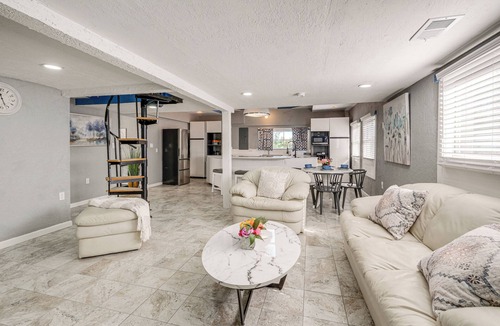 Mount Victoria House | Walk to MIR: Wooded Group Escape w/Deck + Bar!