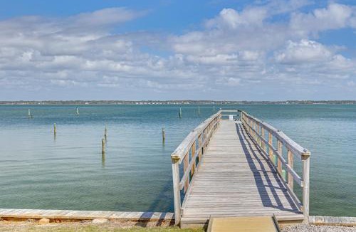 Indian Beach House | Walk to Ocean! Atlantic Beach Condo w/Pool Access