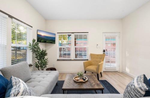 Cottonwood House | Walk to Old Town - Cozy Restored Cottage