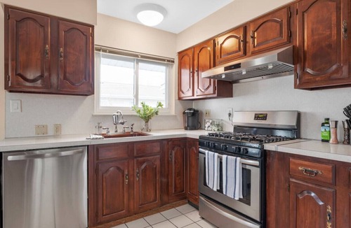 Columbus House | Walk to OSU 4BR Ranch 3 Kings Pet-Friendly