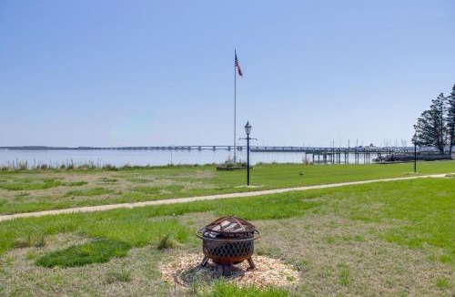 Cambridge House | Walk to Parks & Marina! Waterfront Cambridge Condo