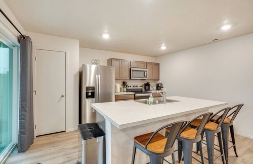 Cheney House | Walk to The Plains Golf Course: Getaway in Cheney!