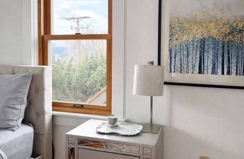 Camas House | Walkable Camas Upper Unit—Near Downtown & Lake