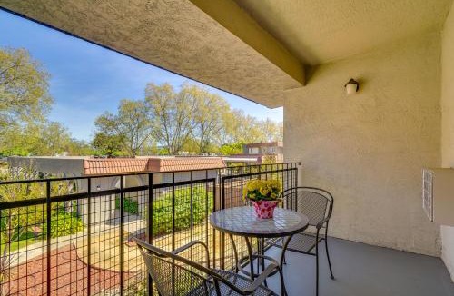 Pleasanton House | Walkable Pleasanton Condo Near Downtown w/Balcony