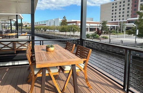 Wilmington Historic District Boat Rental | Wanderlust at The Cove Riverwalk Villas
