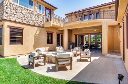 Green Springs Villa | Washington Villa 1 Mi to Golf: Great for Groups!