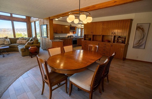 Filer House | Waterfall House, canyon views and private waterfall