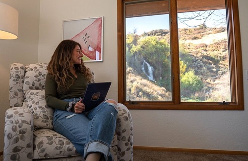 Filer House | Waterfall House, canyon views and private waterfall