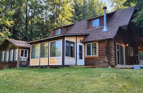 Troy Cabin | Waterfront Bull Lake Cabin 4BR with Stunning Views & Private Access