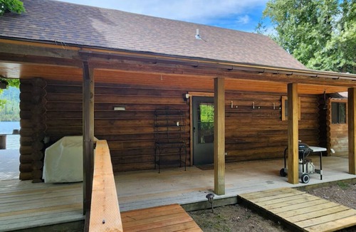 Troy Cabin | Waterfront Bull Lake Cabin 4BR with Stunning Views & Private Access