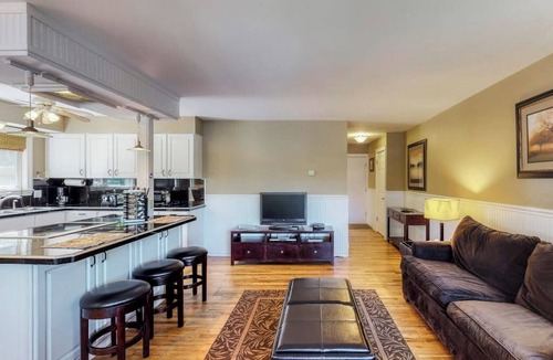 Sandpoint Condo | Waterfront condo - just minutes from downtown Sandpoint w/a free boat slip