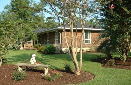 Newport Cottage | Waterfront Cottage w/Deep Water Dock & Boat Ramp-3BR/2BA