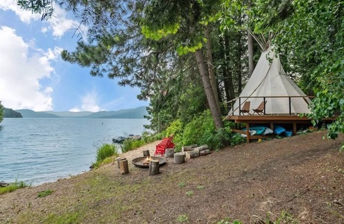 Ponder Point House | Waterfront, Dock, Lodge Home, Hot Tub, Teepee