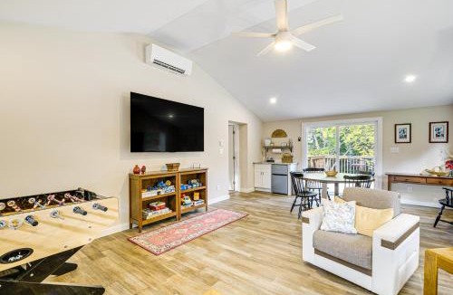Cub Run House | Waterfront Escape in Cub Run w/Deck & Hot Tub!