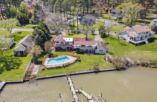 Stevensville House | Waterfront Escape with Pool Nature Lover Paradise