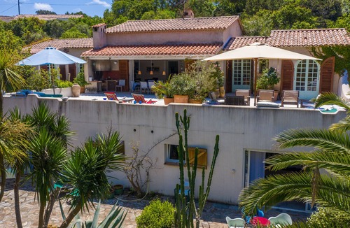 Isolella Villa | Waterfront family home on a sandy beach