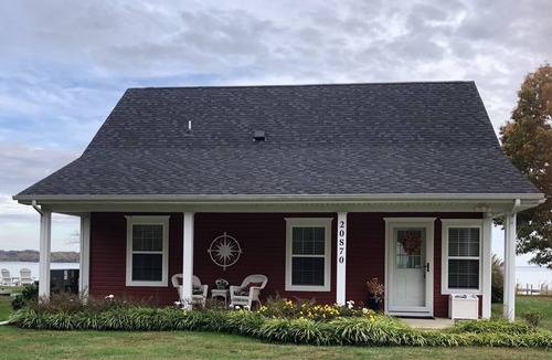 Abell Cottage | WATERFRONT GETAWAY- Charming Waterfront Cottage on St Clements Bay