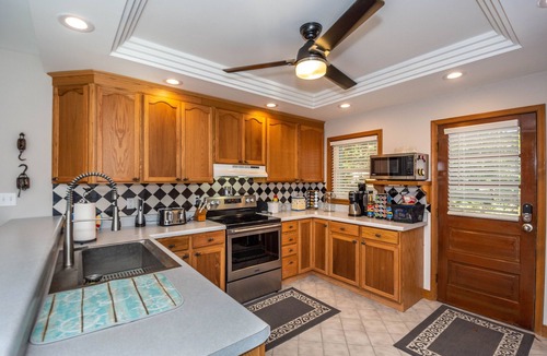 Reedville House | Waterfront Getaway: Kayaks, Paddle Board, Fishing!