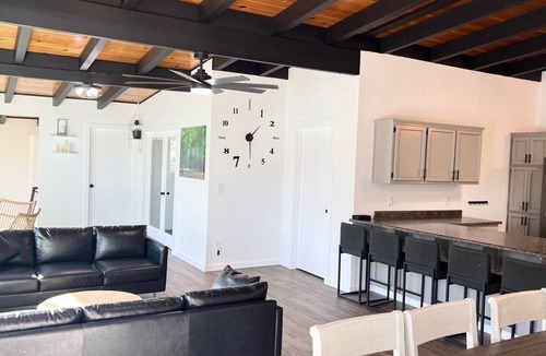 Lakehead House | Waterfront home on Shasta Lake- Bar, Pool Table, Hot Tub, Boat Parking