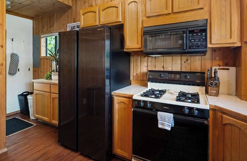 Hope House | Waterfront Home w AC, private dock in Hope, Idaho