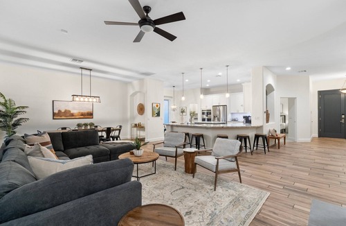 Fox Crossing House | Waterfront home w/FREE heated pool in charming Chandler