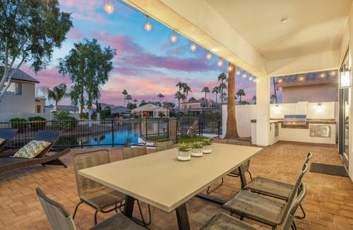Fox Crossing House | Waterfront home w/FREE heated pool in charming Chandler