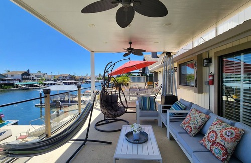 Discovery Bay House | Waterfront Home 🚣 with Canoe, Paddleboats, Paddleboards & Kayaks are INCLUDED