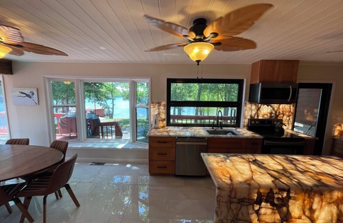 Sandy Point House | Waterfront Lakehouse-Peaceful Incredible Views. 6 bd/5 BR private side Lake Anna