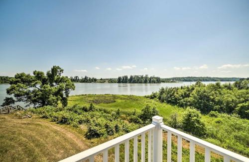 Mount Holly House | Waterfront Montross Home w/Private Boat Slip!