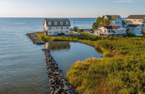 North Beach House | Waterfront, Private Beach, Peaceful Family Getaway
