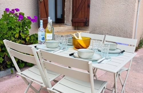 Santa-Maria-Poggio Apartment | Waterfront studio sleeps 4
