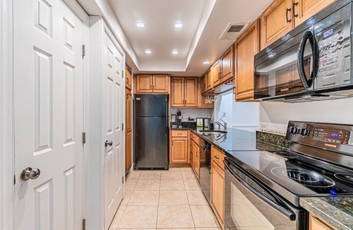 Shelter Cove Condo | Waterfront Villa Steps from Shops with Marina View