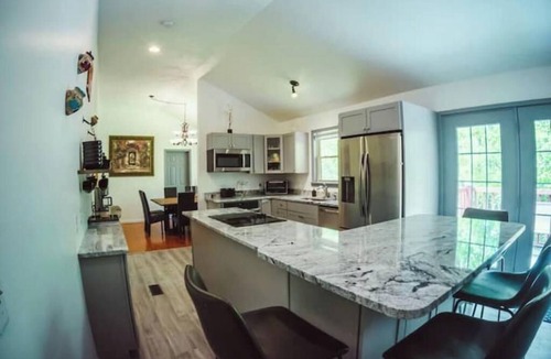 Rogers House | Weekday discount rates. Spacious 4 BR, hot tub, large kitchen Red River Gorge