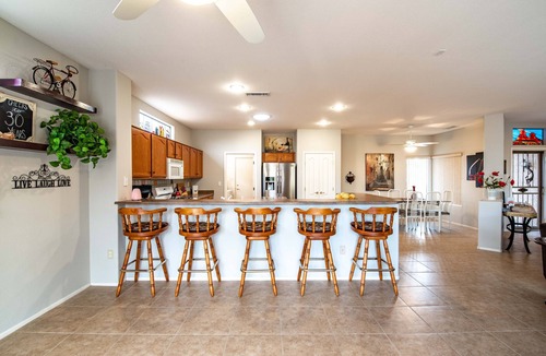 Desert Breeze House | WELCOME SNOWBIRDS and 45+ VACATIONERS !