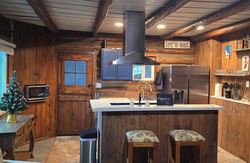 Mountain Club House | Welcome to The Hitching Post — Historic Prescott Retreat