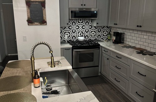 Chandler House | Welcome to Your Chandler Oasis Elegant 3BR Family Haven