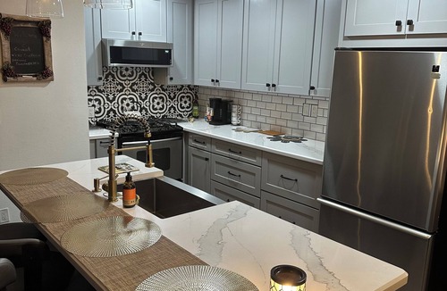 Chandler House | Welcome to Your Chandler Oasis Elegant 3BR Family Haven
