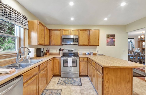 Missoula House | Welcome to your Missoula getaway! A spacious stay near Downtown & the University