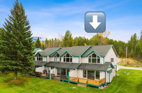 West Glacier Condo | West Glacier Getaway: Mountain & Golf Course Views