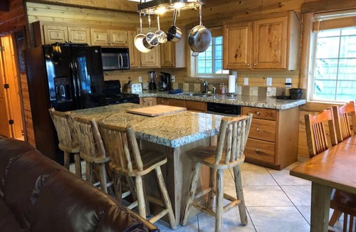 Island Park Cabin | West Yellowstone · 3 Smart TVs Hot Tub Golf Course Yellowstone