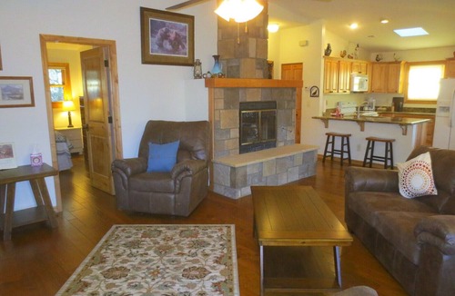 Forest Trails Cottage | Western Pines Cottage - Prescott Cabin Rentals
